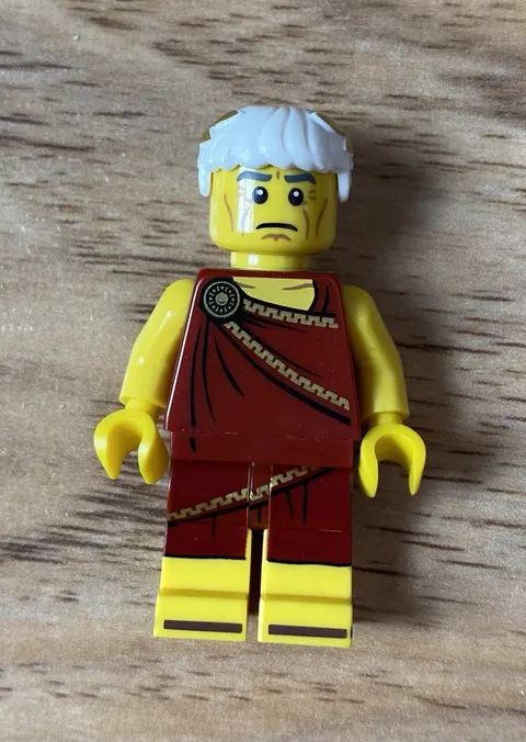 LEGO Roman Emperor Caesar Minifigure 71000 Series 9