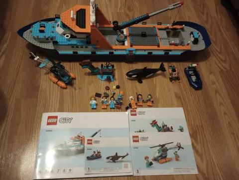 LEGO City 60368 Arctic Explorer Ship 100% Complete Excellent Condition