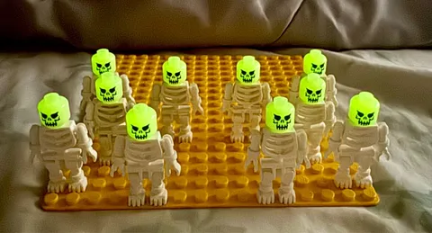 LEGO Skeleton Lot (10) Glow In Dark Heads Wiggle Arms Evil Skull Vintage Figures