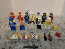 LEGO Minifigures Lot Including Classic Racing / Astronaut Vintage Lot Of 12