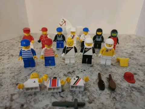 LEGO Minifigures Lot Including Classic Racing / Astronaut Vintage Lot Of 12