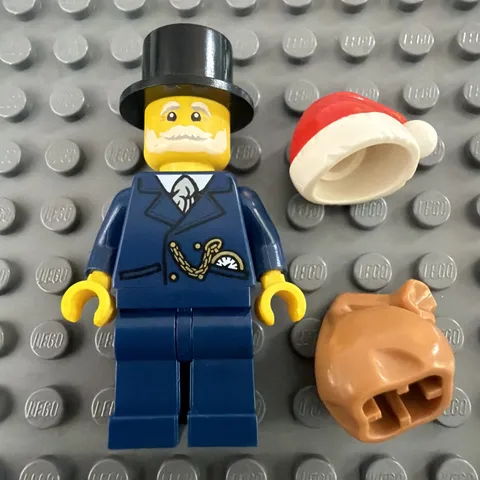 LEGO® Wintertime Carriage Driver Minifigure Holiday & Event Christmas hol335
