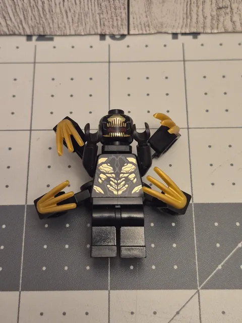 Lego Marvel Outrider - Extended Claws sh561 Minifig Minifigure