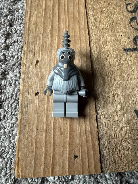 LEGO Star Wars minifig Thi-Sen minifigure Talz Chieftan 8085 