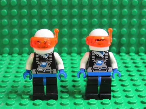Lot 2 Lego Ice Planet 6983 6973 6898 Space Minifigures Helmet visor chief PL54