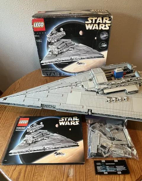 INCOMPLETE LEGO Star Wars UCS 10030 Imperial Star Destroyer