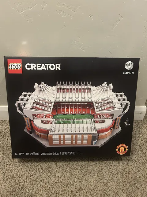 BNIB LEGO Creator Expert Old Trafford Manchester United Set