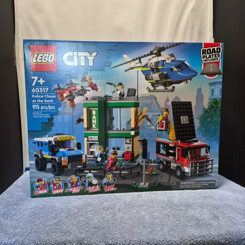 LEGO City# 60317 Police Chase At The Bank NEW IN BOX 915 pcs RETIRED