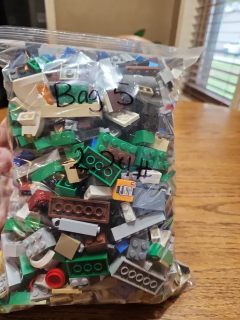 2.24 Lbs Misc legos Bag 5