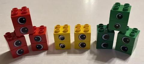 Lego Duplo Specialty Printed Bricks EYES Lot of 16 RED•GREEN•YELLOW