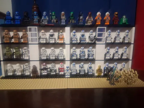 LEGO 64 Star Wars Troopers And Droids. Including  60+ Guns