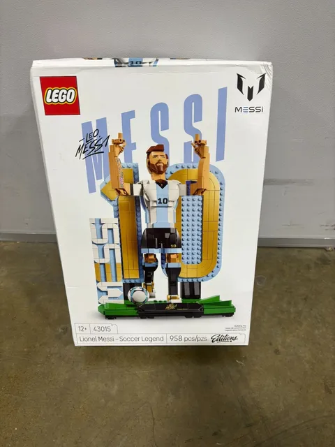 LEGO Editions Lionel Messi Soccer Legend Set 43015 - Unopened, Damaged Box