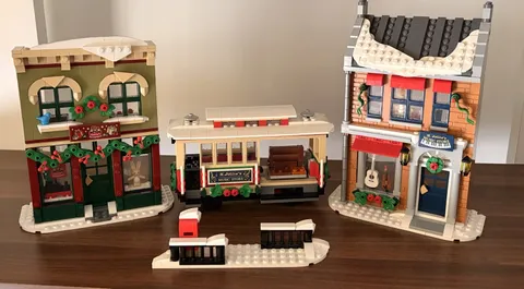 Lego Icons Holiday Main Street set (10308) AS IS