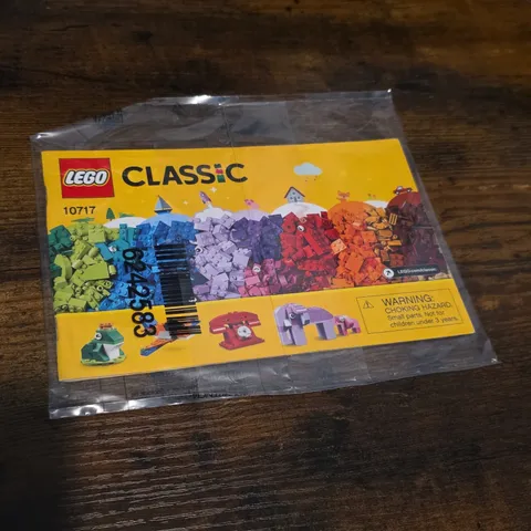 ​LEGO Classic 10717 Bricks Bricks Bricks Instruction Manual New Sealed In...