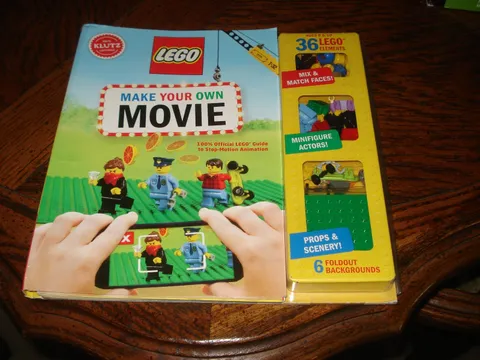LEGO Klutz Make Your Own Movie Stop-Motion Guide & Minifigures Set COMPLETE