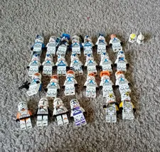 LEGO Star Wars Clone Trooper Minifigure Lot Of 26 + 2 Random Helmets Accessories