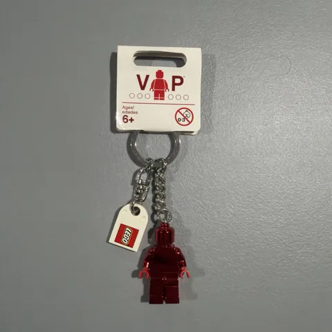 RARE Lego RED Metallic Chrome VIP Minifigure 853303 Key Chain BRAND NEW