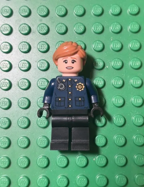 LEGO GCPD Officer Female Minifigure 70912 Batman Movie DC Lot Retired sh0346