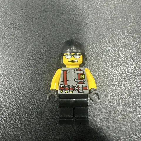 Lego Viper Dino Attack Mini Figure 7298 7477 torso din004 retired rare (P12)