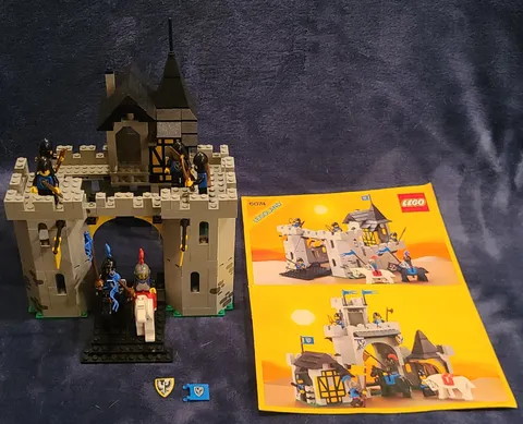 LEGO Castle: Black Falcon's Fortress (6074) - 100% Complete - No String