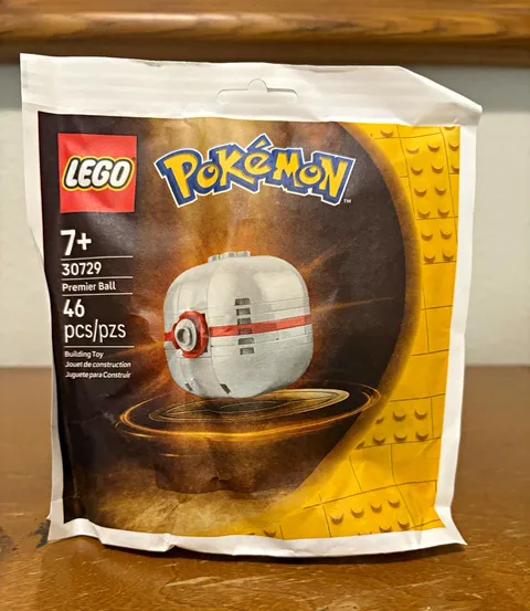 LEGO GWP Pokémon Premier Ball 30729 Paper bag Complete Set 46 pcs Age 7+