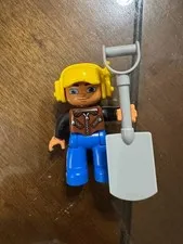 *RARE* DUPLO WORKER FIGURE WITH SHOVEL. *CLEAN*