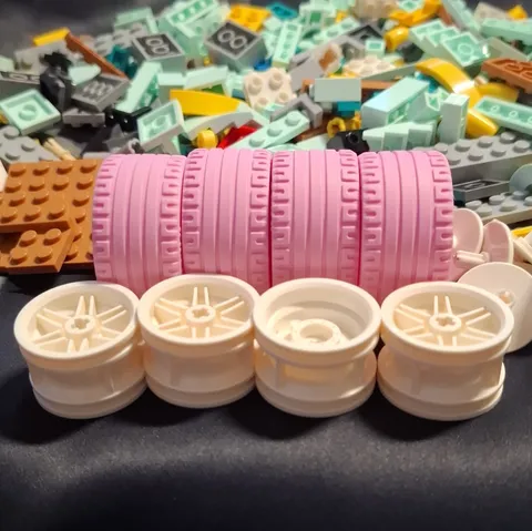 LEGO Creator 3-in-1 Retro Roller Skate (31148) - Loose Parts Pile - Pink Tires