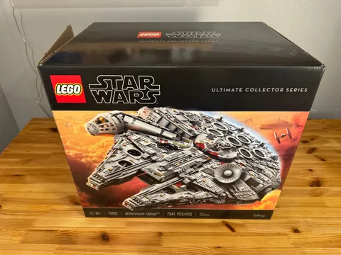 LEGO® Star Wars™ 75192 UCS Millennium Falcon™ 100% Complete W/Instructions