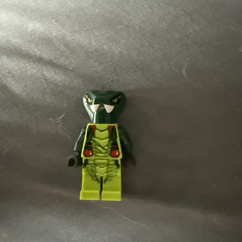 Lego Mini Figure Ninjago Legacy Rise of the Snakes Spitta from Set #70679