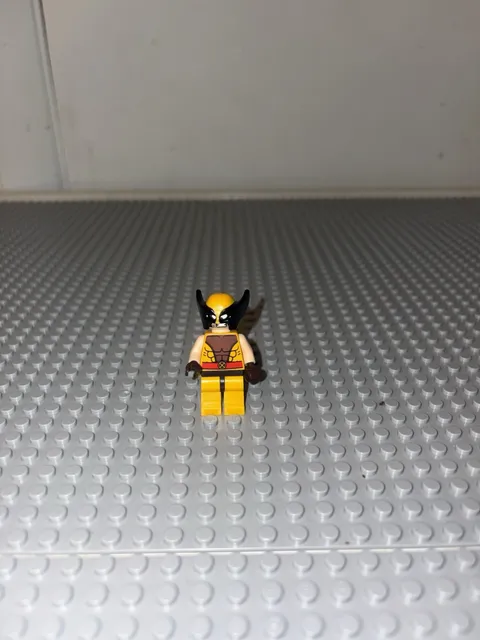 LEGO Wolverine Minifigure Figure Yellow and Brown Outfit Plastic