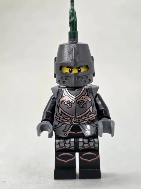 LEGO Kingdoms Castle Dragon Knight Armor with Chain Minifigure cas452 9t