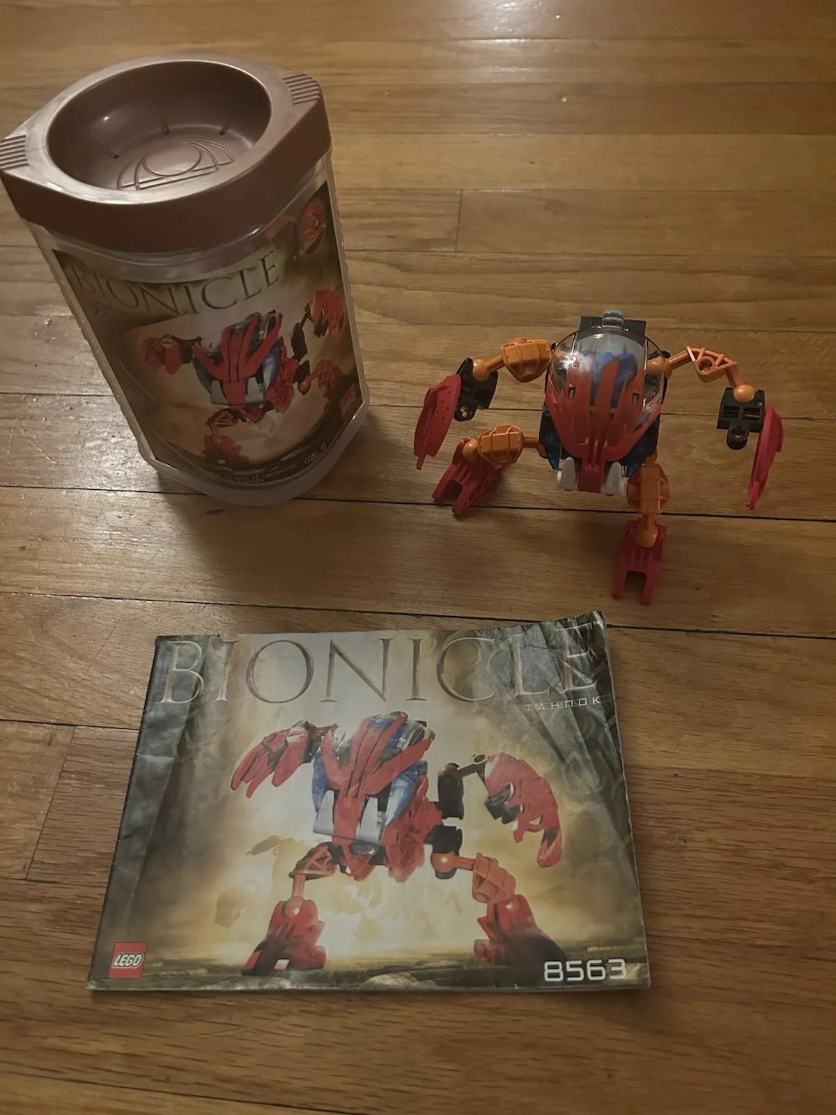 LEGO BIONICLE Tahnok (#8563) w/ Krana, Canister, and Manual