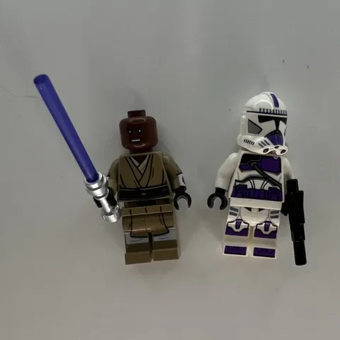 LEGO Star Wars Minifigures Lot of 2 Clone Trooper & Jedi w/ Accessories