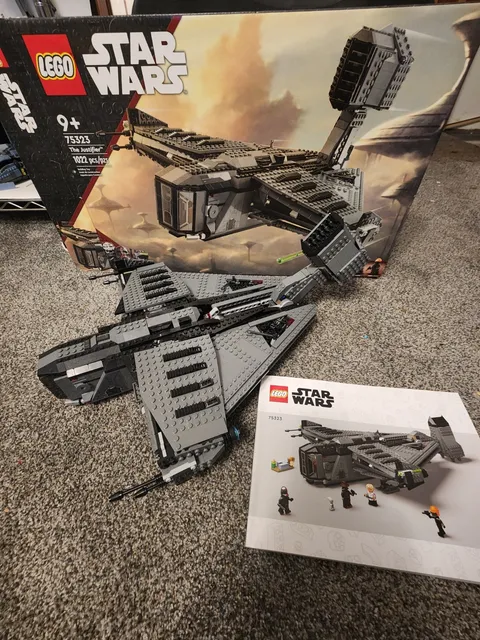 100% Complete LEGO 75323 Star Wars The Justifier With Mini Figures Book And Box