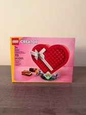 Celebration Series: Valentine's Day Box (40759)
