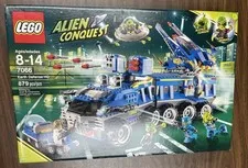 LEGO 7066 Alien Conquest Earth Defence HQ mobile launch station UFO NEW!!