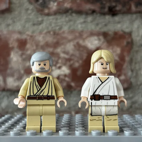 LEGO Obi-Wan Kenobi Minifigure and Luke Skywalker