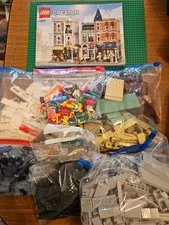 Lego Kit 10255 Creator Expert Assembly Square 100% Complete No Box