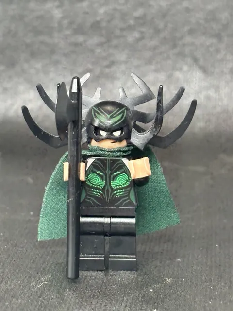 Lego Marvel Super Heroes Thor Hela Minifigure sh0406