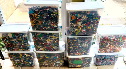 LEGO BULK LOT OF 5 POUNDS BUILDING BRICKS AND BLOCKS + FREE MINIFIGURE