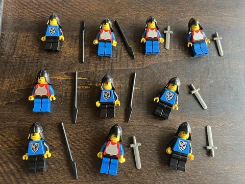 Lego Castle Vintage Minifigure Lot Of 10 Black Knights And Lion Knights