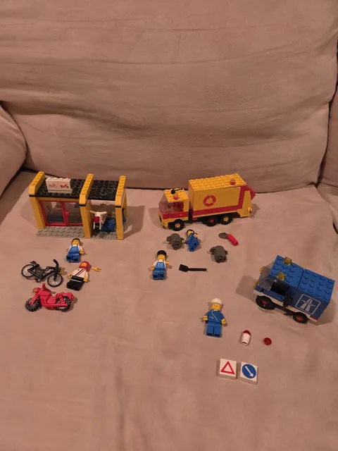Lego Parts Accessories to Vintage 80s Sets