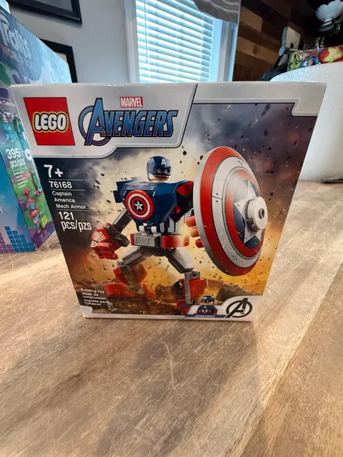 LEGO Super Heroes: Captain America Mech Armor (76168) FACTORY SEALED