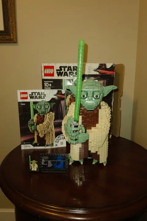 LEGO Star Wars: Yoda (75255) Retired, 100% Complete W/ Instructions & Box