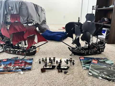 LEGO Pirates of the Caribbean The Black Pearl and Queen Anne’s Revenge