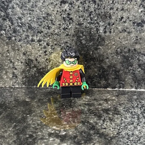 LEGO Robin Minifigure DC Batman Yellow Cape Black Hair