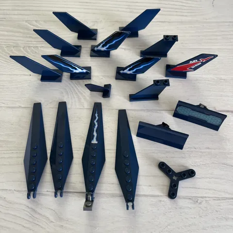 LEGO DARK BLUE LOT 18 PC PLANE TAIL FIN PROPELLER BLADE VARIETY BUILDING PIECES