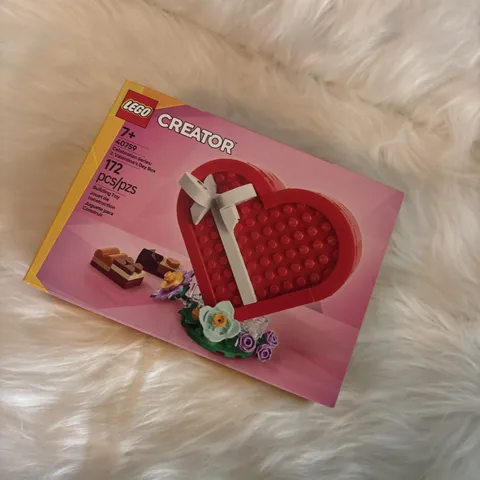 Lego Creator Celebration Series: Valentine's Day Box (NWT)
