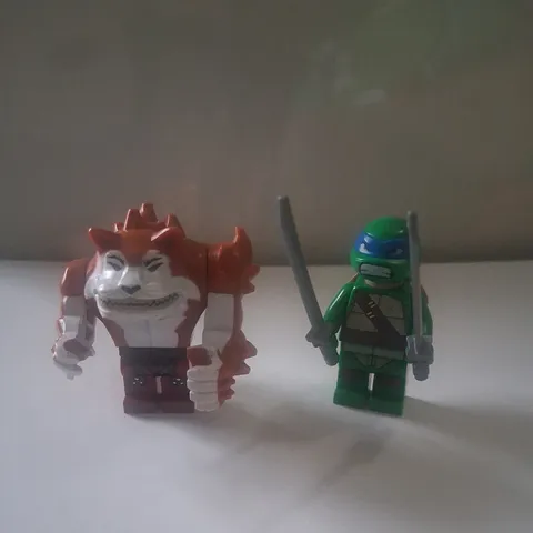 LEGO TMNT Leonardo & Dogpound  Minifigure 79118 Genuine LEGO 2 sword
