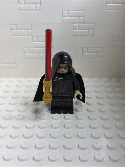 LEGO Star Wars Emperor Palpatine Minifigure /red lightsaber/cape/hood- Minifig